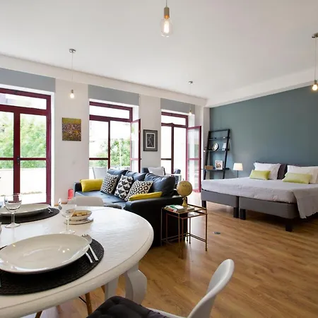Apartment Terrace *